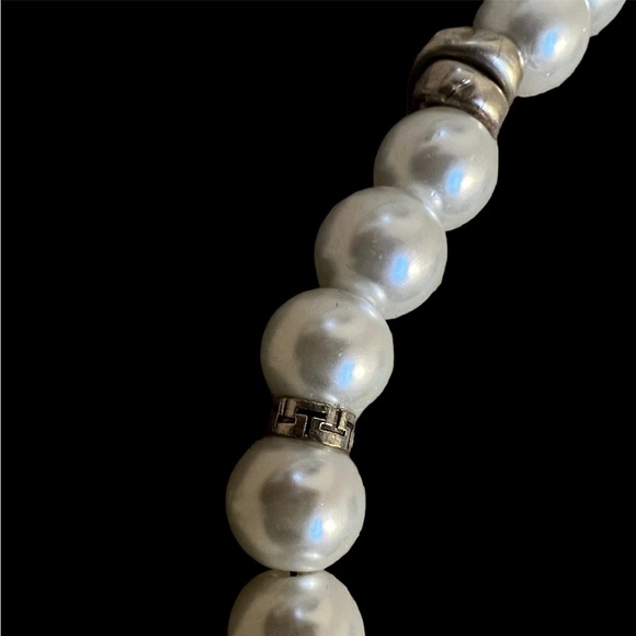 LINKAGE JEWELRY faux pearl and sterling silver necklace with cross - Picture 3 of 6